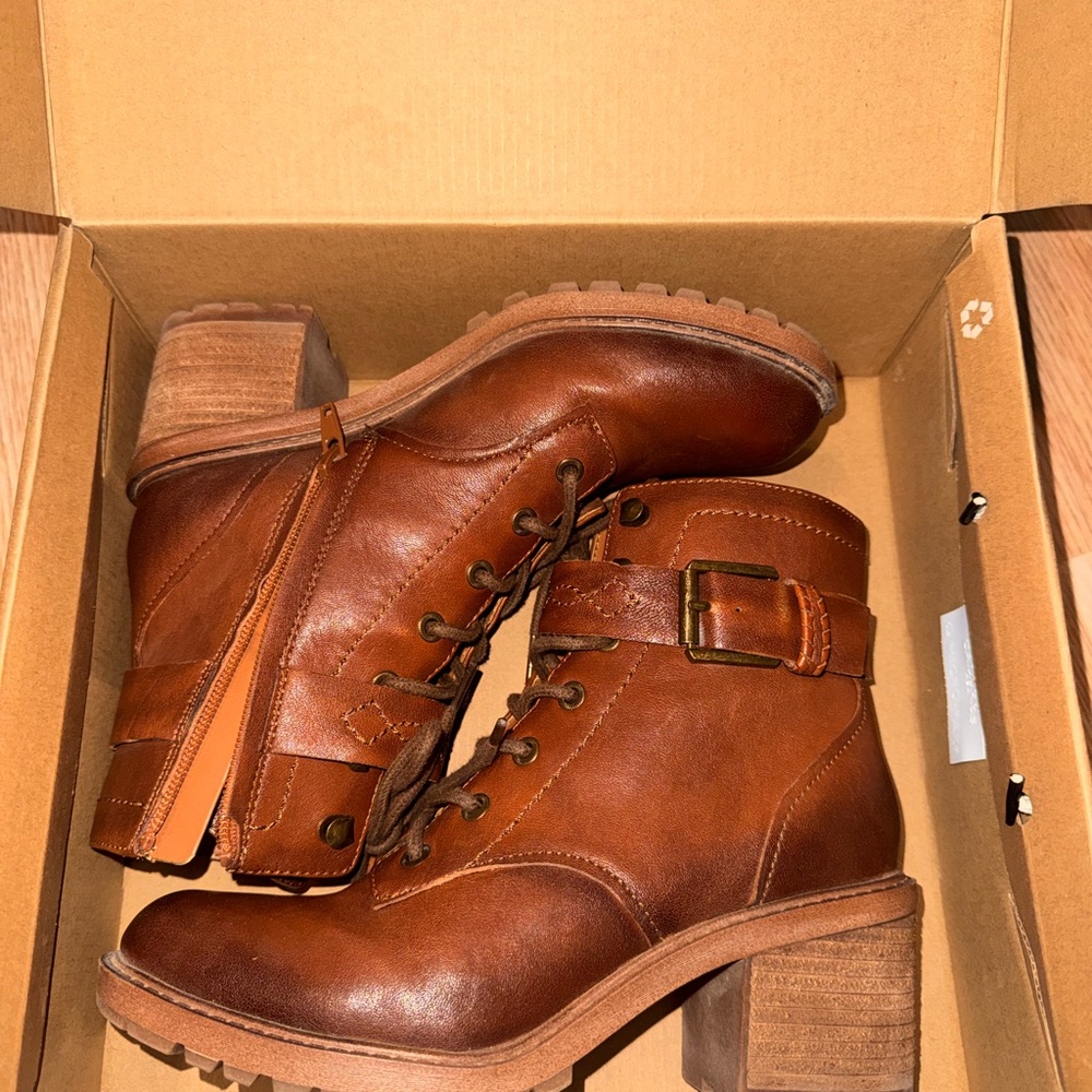 Zodiac Tan Leather Combat Boots